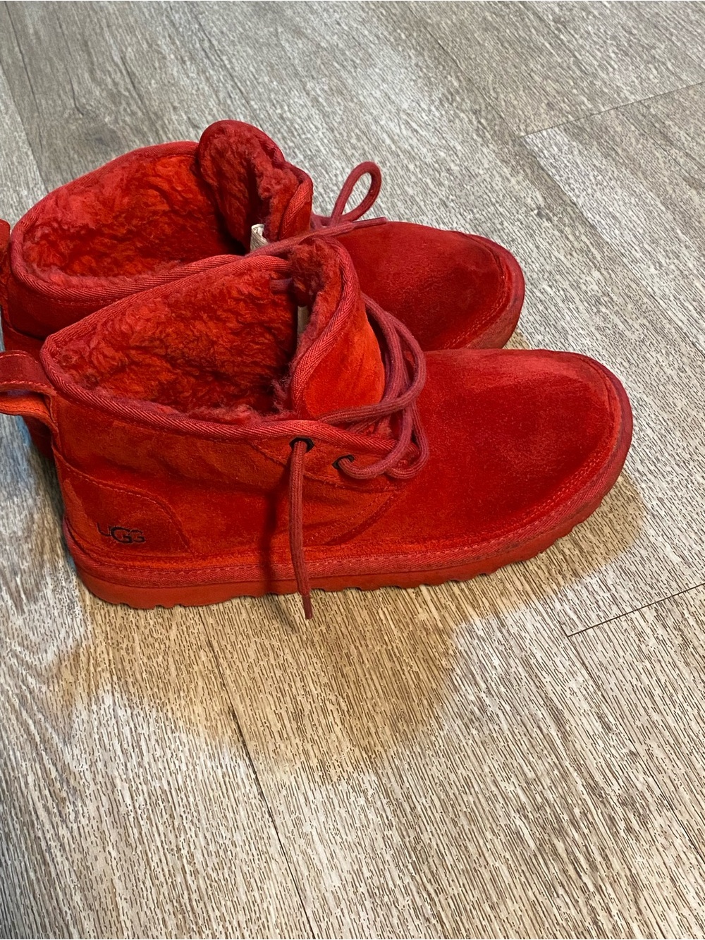 UGG NEUMEL RED WOMENS BOOTS SIZE 8